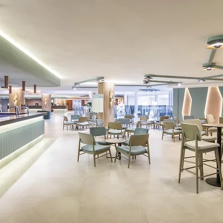 Riu Paraiso Lanzarote بويرتو ذيل كارمين