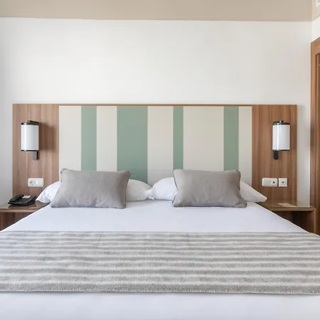 Riu Paraiso Lanzarote ホテル