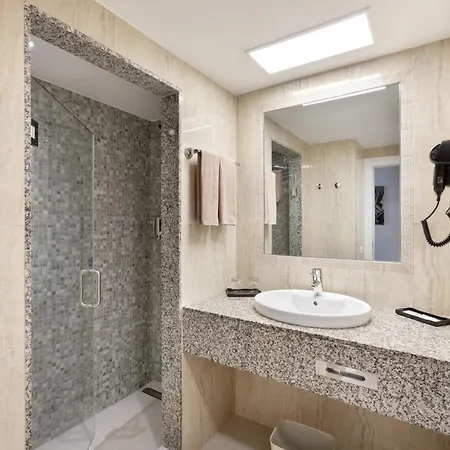 Riu Paraiso Lanzarote Hotel